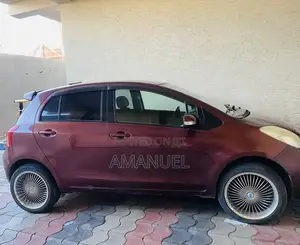 Toyota Yaris 2010 Burgundy