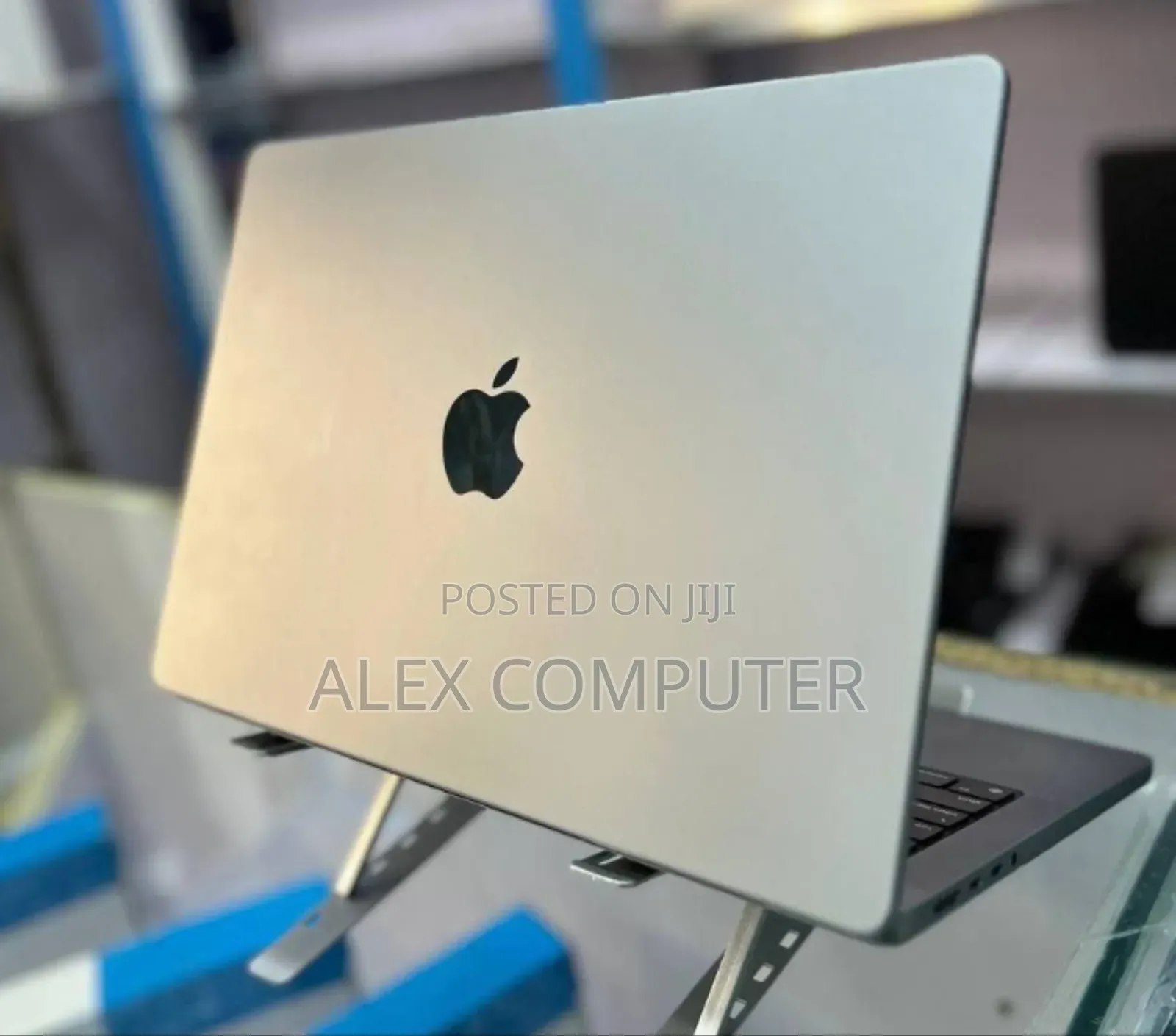 New Laptop Apple MacBook Pro M1 16GB Apple M1 Pro SSD 512GB