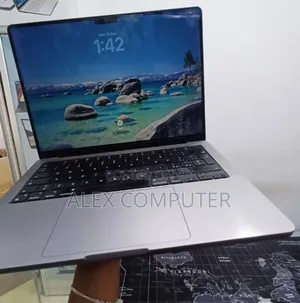New Laptop Apple MacBook Pro M1 16GB Apple M1 Pro SSD 512GB
