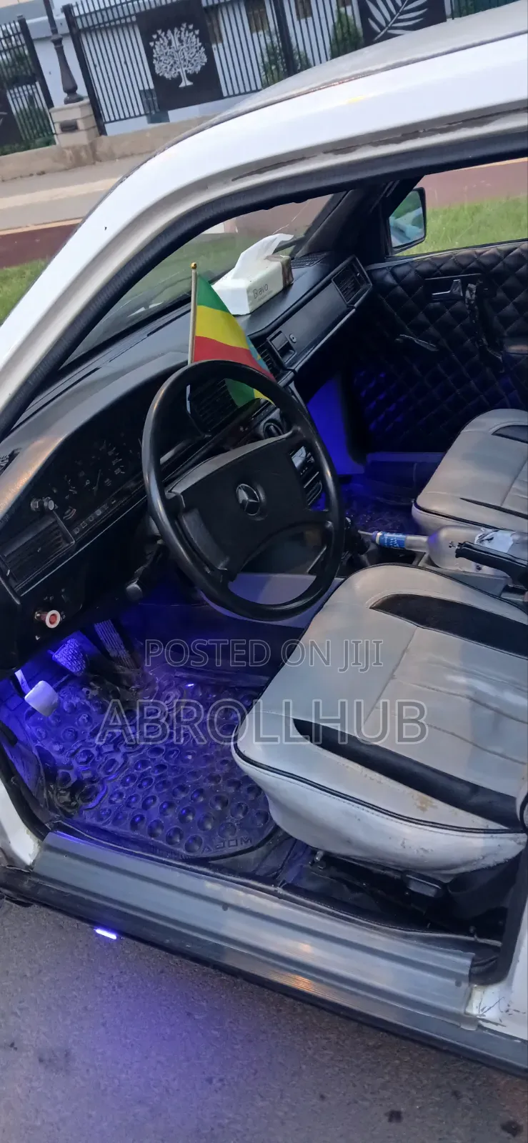 Mercedes-Benz 190E 1990 White