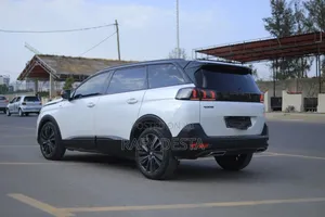 Peugeot 5008 2022 White