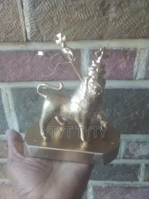 በእጅ የተሰራ ቅርፃቅርፅ