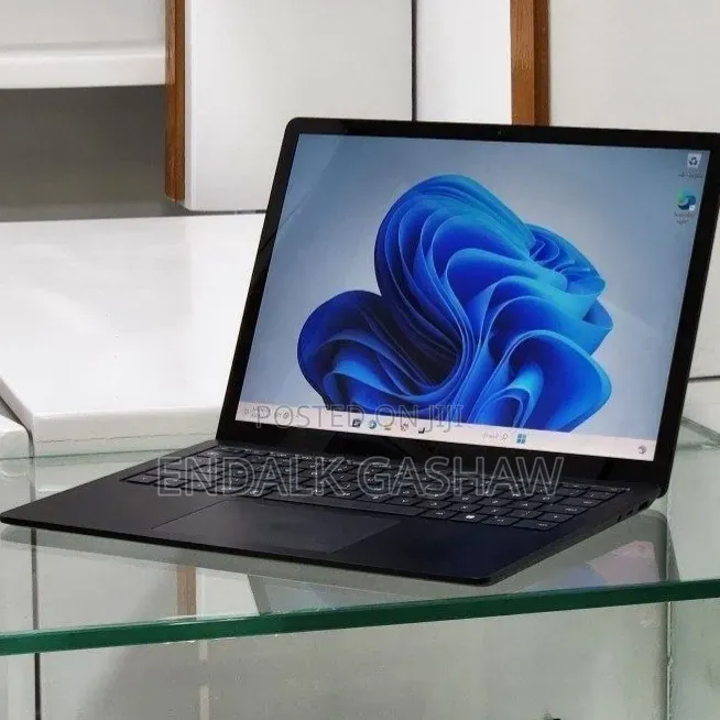 New Laptop Microsoft Surface Laptop 4 16GB Intel Core i7 SSD 512GB