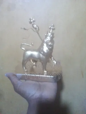 በእጅ የተሰራ ቅርፃቅርፅ