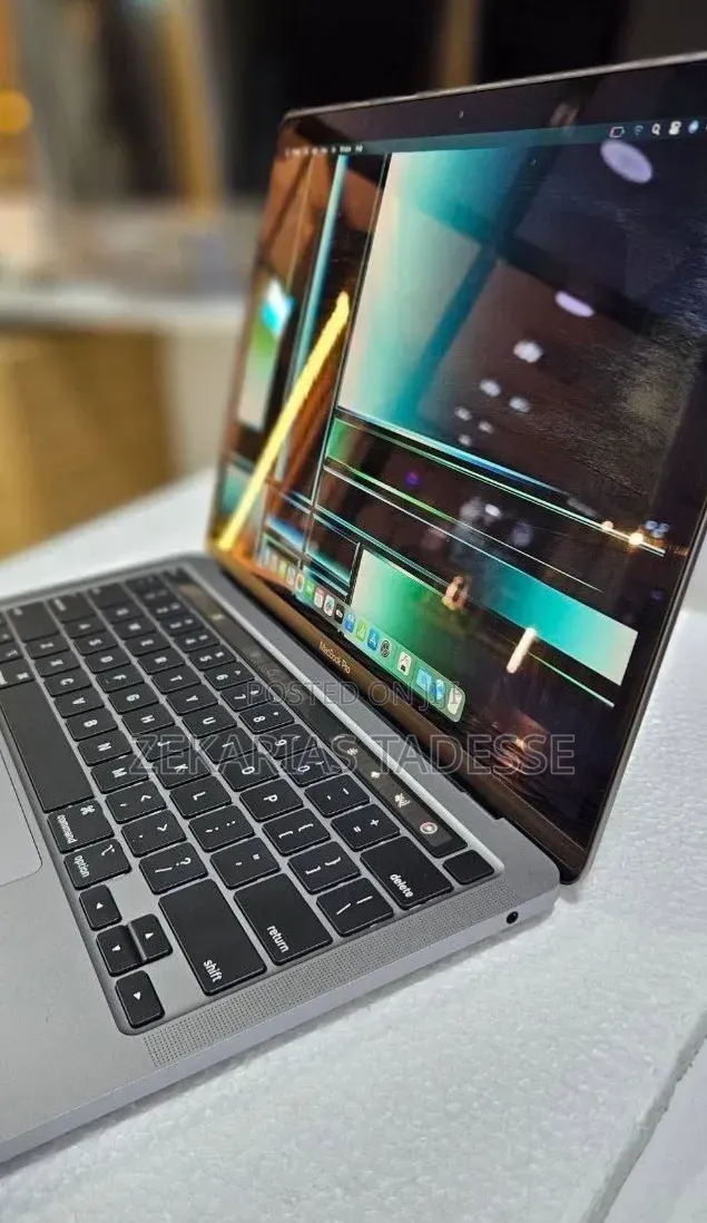 New Laptop Apple MacBook Pro 2022 M2 8GB Apple M2 SSD 256GB