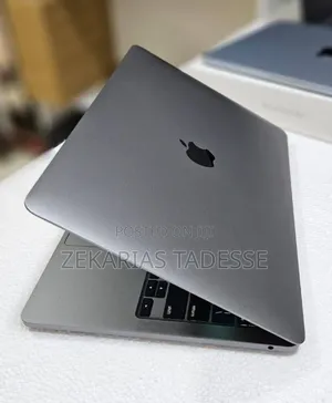 New Laptop Apple MacBook Pro 2022 M2 8GB Apple M2 SSD 256GB