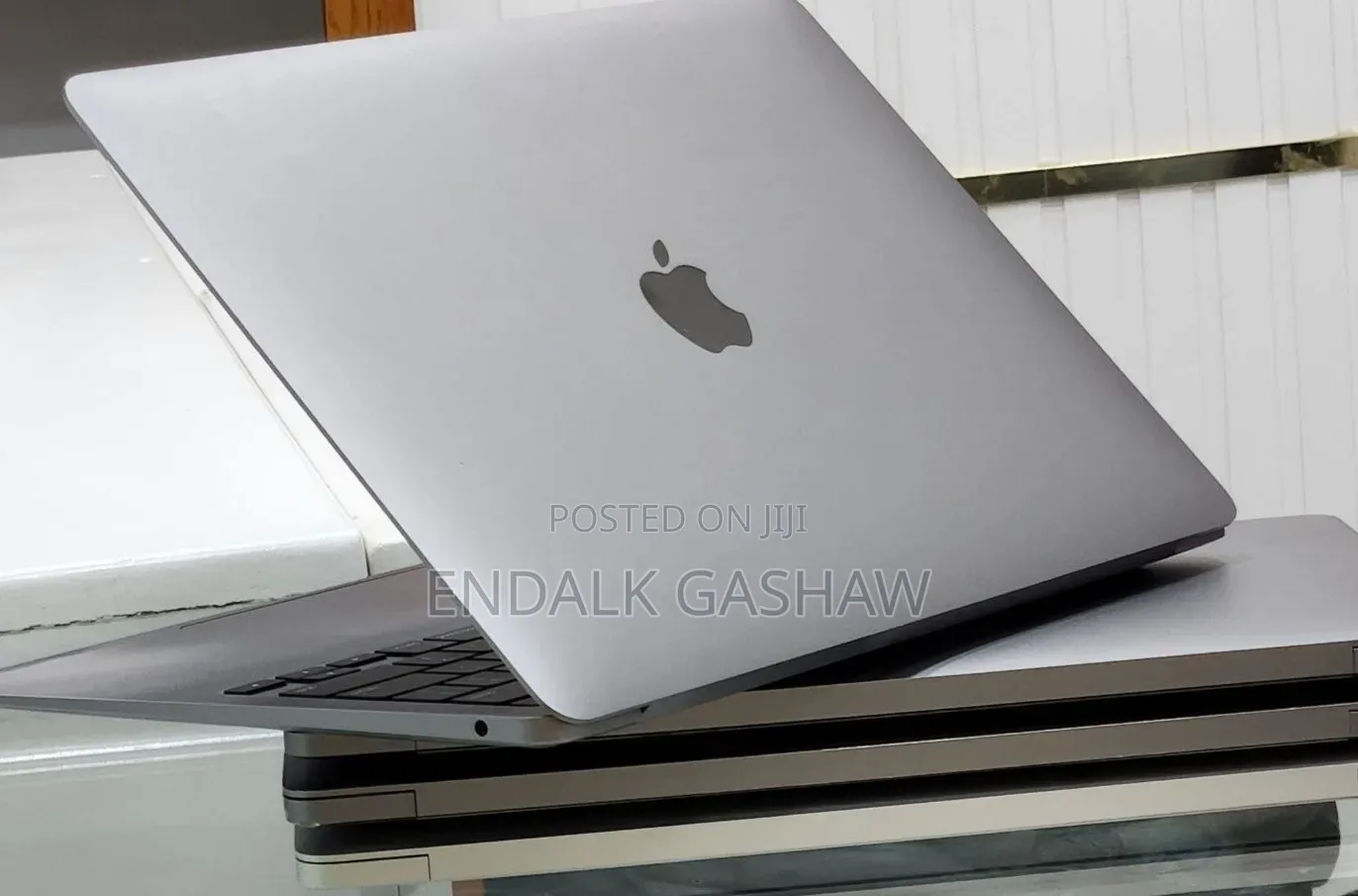 New Laptop Apple MacBook Air 2020 M1 8GB Apple M1 SSD 256GB