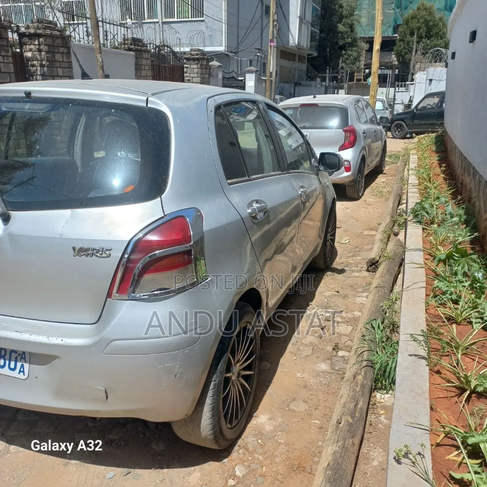 Toyota Yaris 2010 Silver