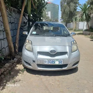 Toyota Yaris 2010 Silver