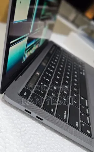 New Laptop Apple MacBook Pro 2022 M2 8GB Apple M2 SSD 256GB