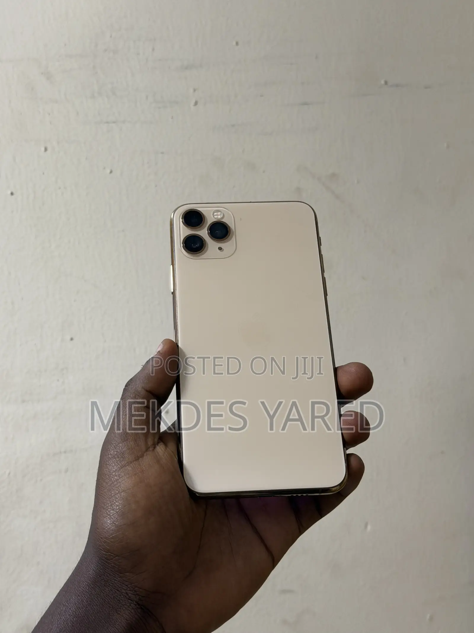 New Apple iPhone 11 Pro Max 256 GB Gold