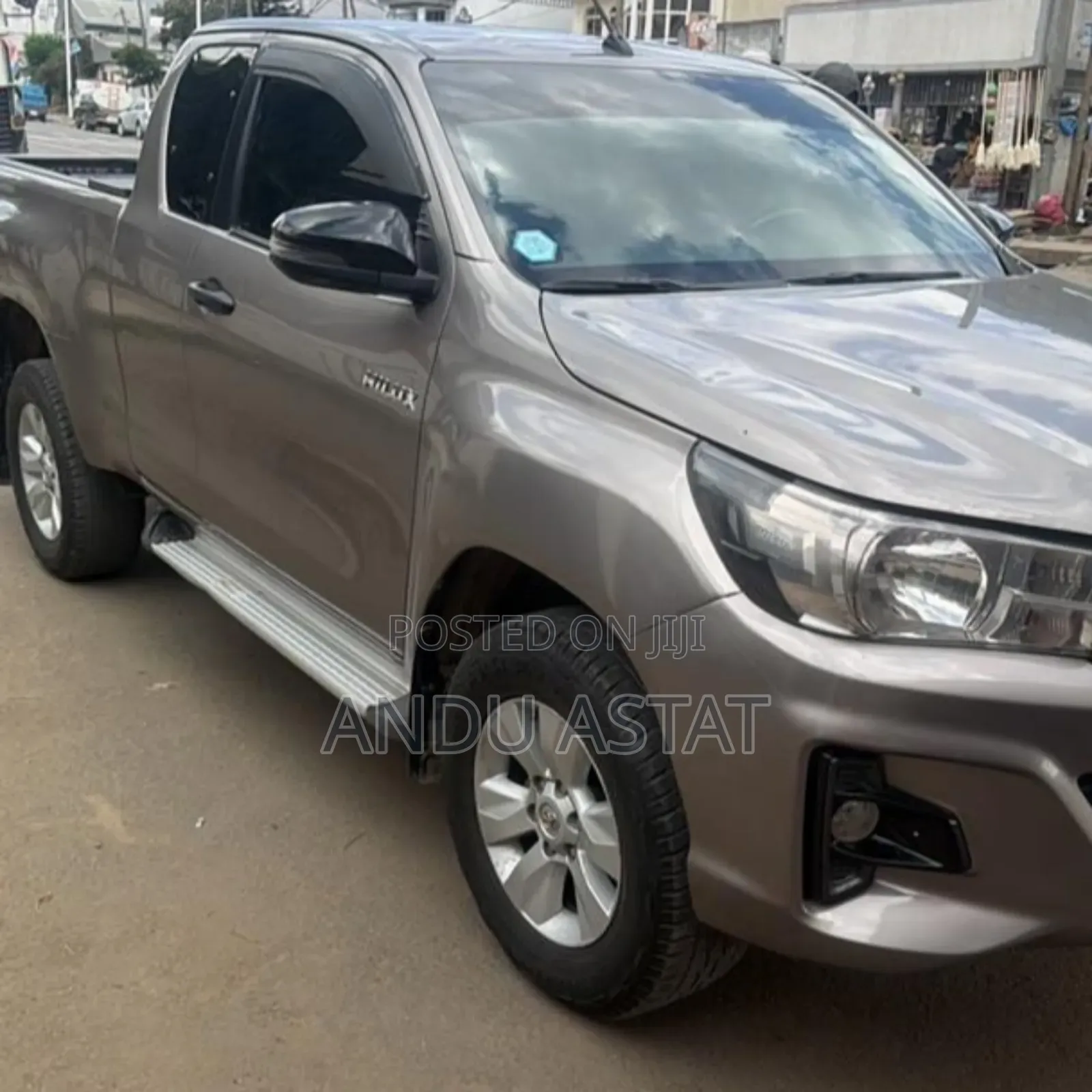 Toyota Hilux 2020 Gold