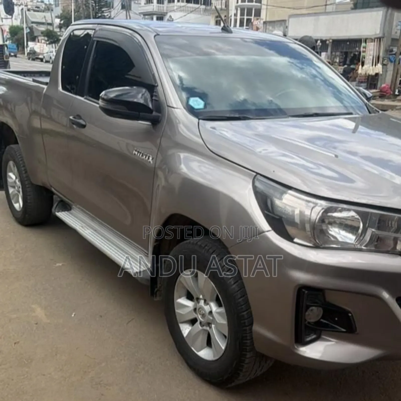 Toyota Hilux 2020 Gold