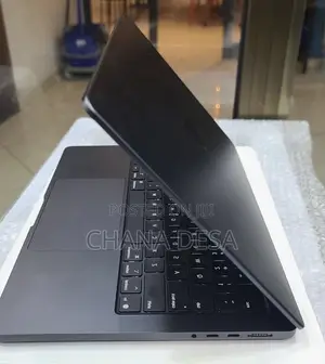 New Apple MacBook Pro 2025 M5 14-inch 16GB Apple M5 Pro SSD 512GB
