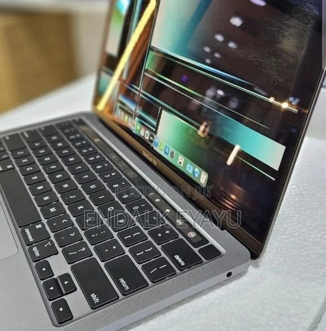 New Laptop Apple MacBook Pro 2022 M2 8GB Apple M2 SSD 256GB