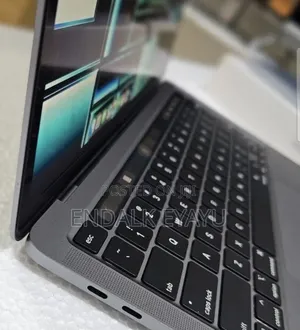 New Laptop Apple MacBook Pro 2022 M2 8GB Apple M2 SSD 256GB