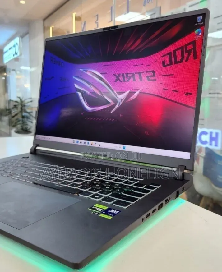 New Laptop Asus ROG Strix G17 32GB Intel Core i9 SSD 2T