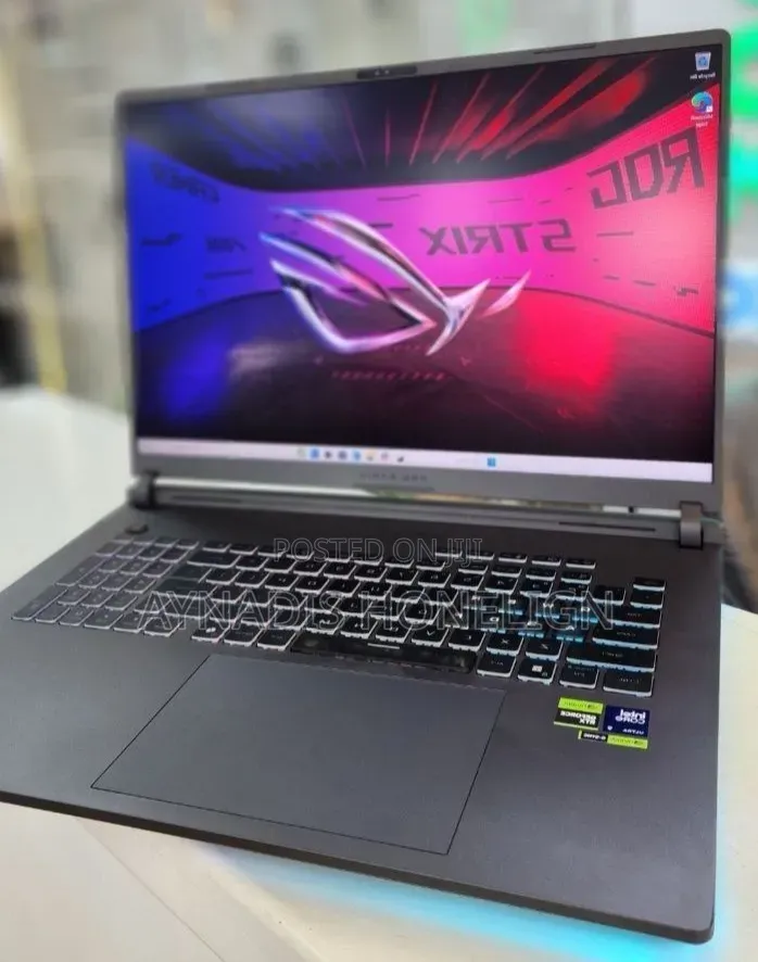 New Laptop Asus ROG Strix G17 32GB Intel Core i9 SSD 2T