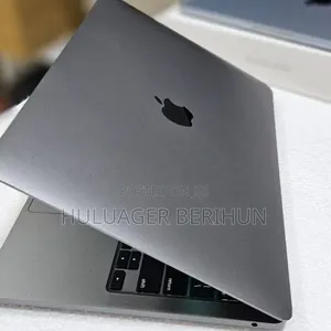 New Laptop Apple MacBook Pro 2022 M2 8GB Apple M2 SSD 256GB