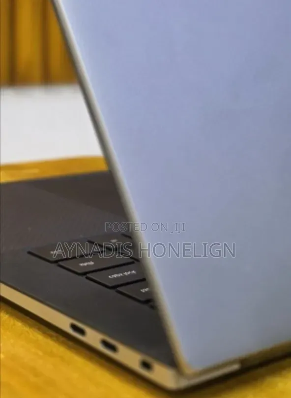 New Laptop Dell Precision 5560 16GB Intel Core i7 SSD 512GB