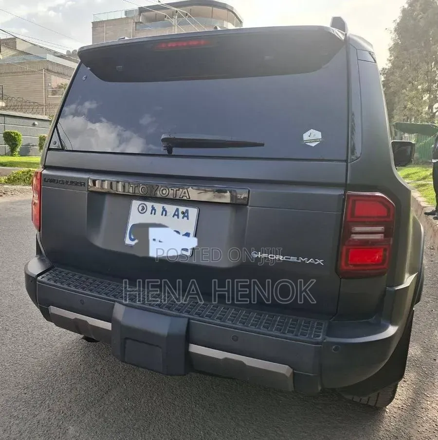 Toyota Land Cruiser Prado 2024 Black
