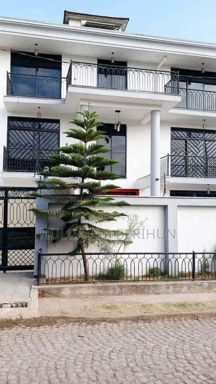 Furnished 7bdrm Villa in Bole for sale