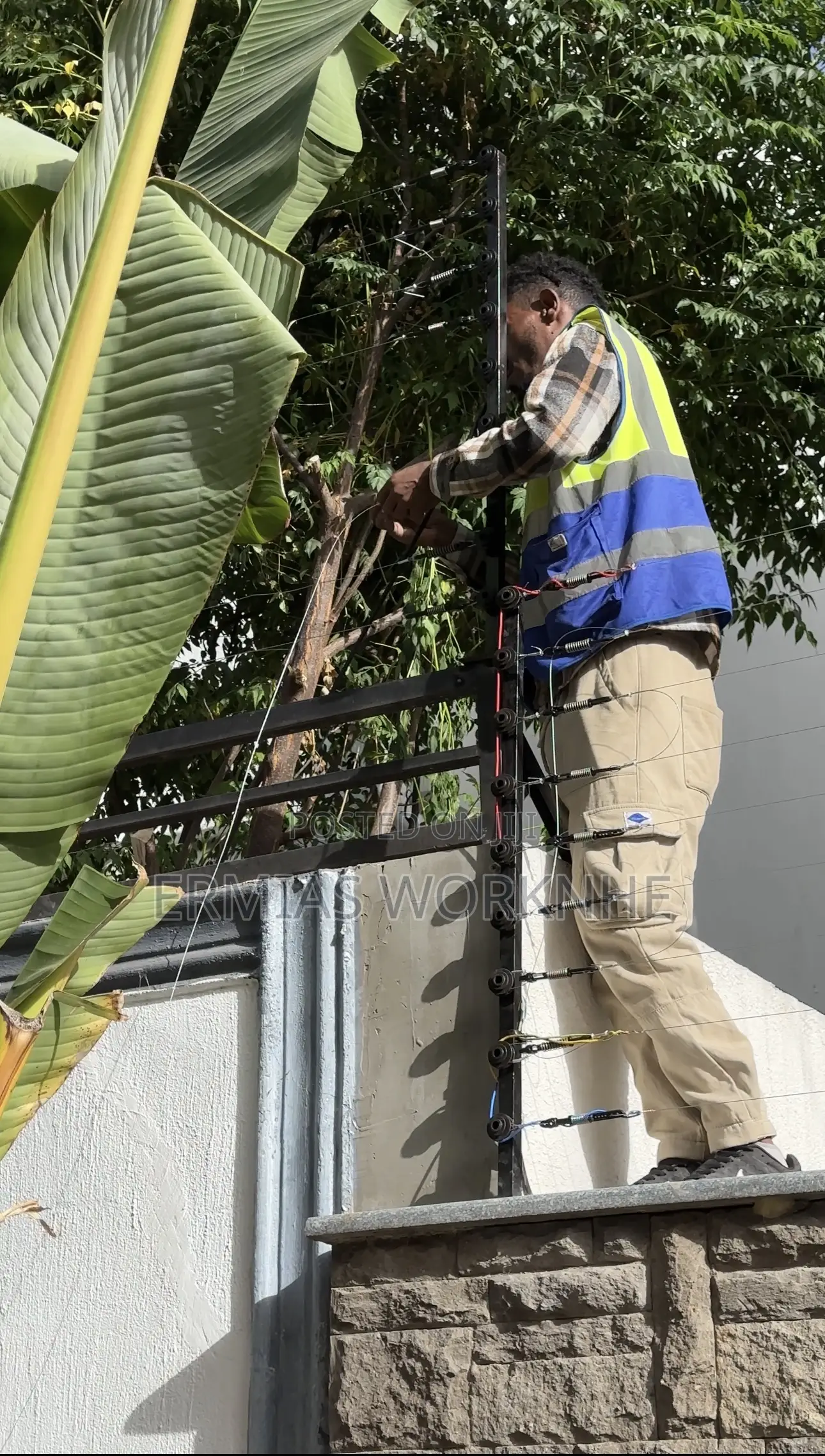አደገኛ አጥር(Electric Fence)
