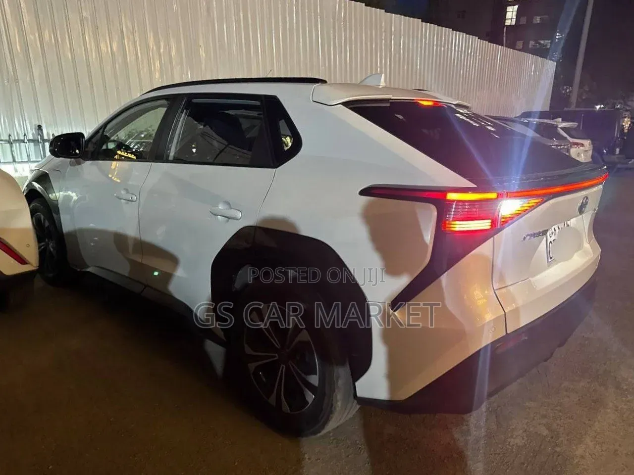 Toyota bZ4X 71.4 kWh FWD 2023 White