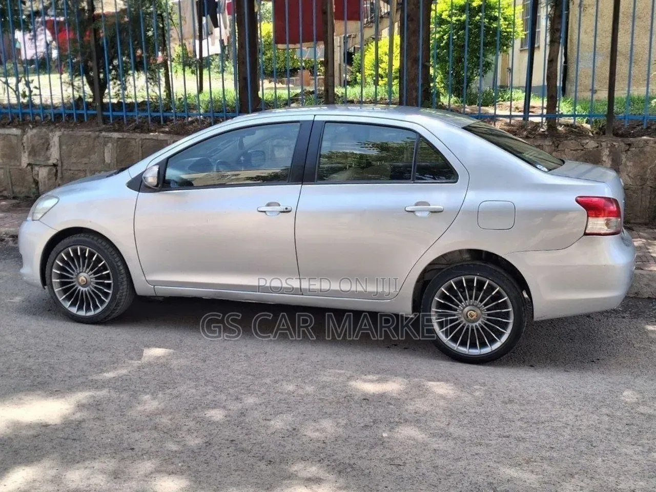Toyota Yaris 2010 Silver