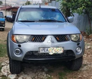 Mitsubishi L200 2007 Gray