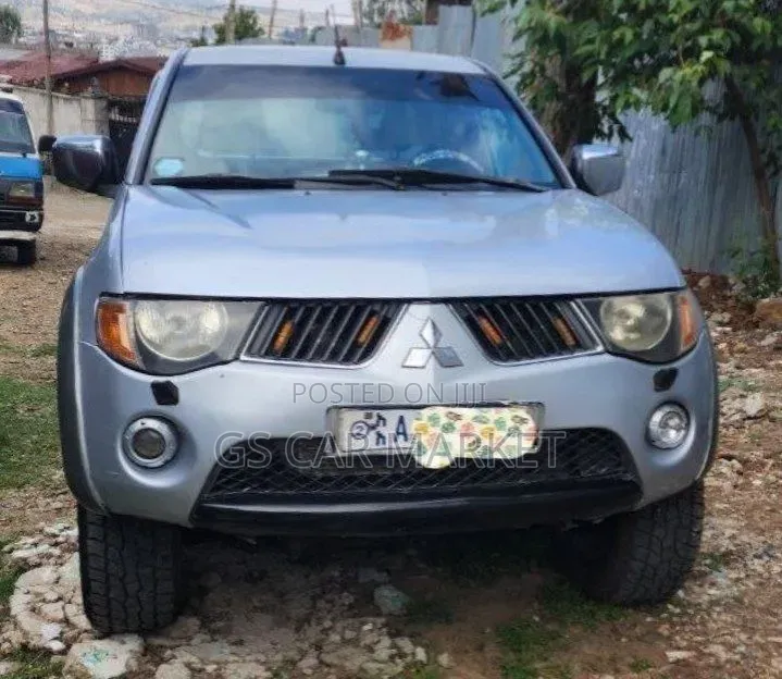 Mitsubishi L200 2007 Gray