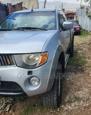 Mitsubishi L200 2007 Gray