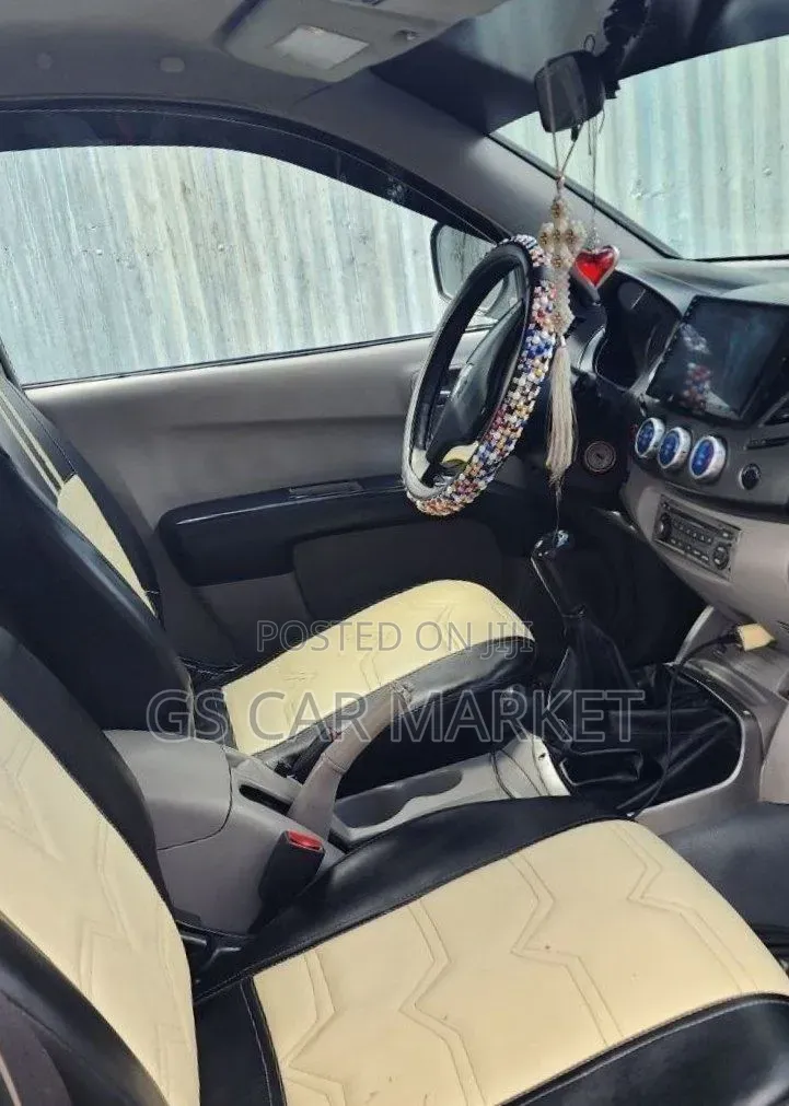 Mitsubishi L200 2007 Gray