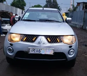 Mitsubishi L200 2007 Gray