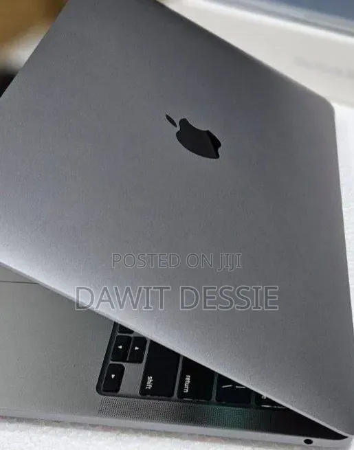New Laptop Apple MacBook Pro 2022 M2 8GB Apple M2 SSD 256GB