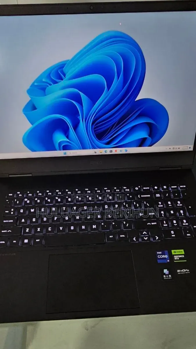 New Laptop HP 240 16GB Intel Core i9 SSD 1T