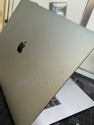 New Laptop Apple MacBook Pro 2019 32GB Intel Core i9 SSD 512GB