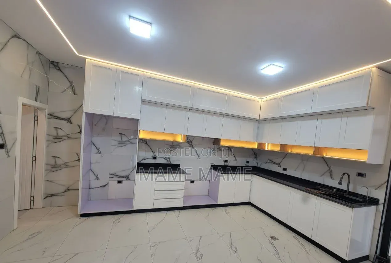 7bdrm House in Addis Abeba, Bole for sale