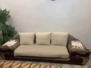ሶፍ እና ጠረቤዛ