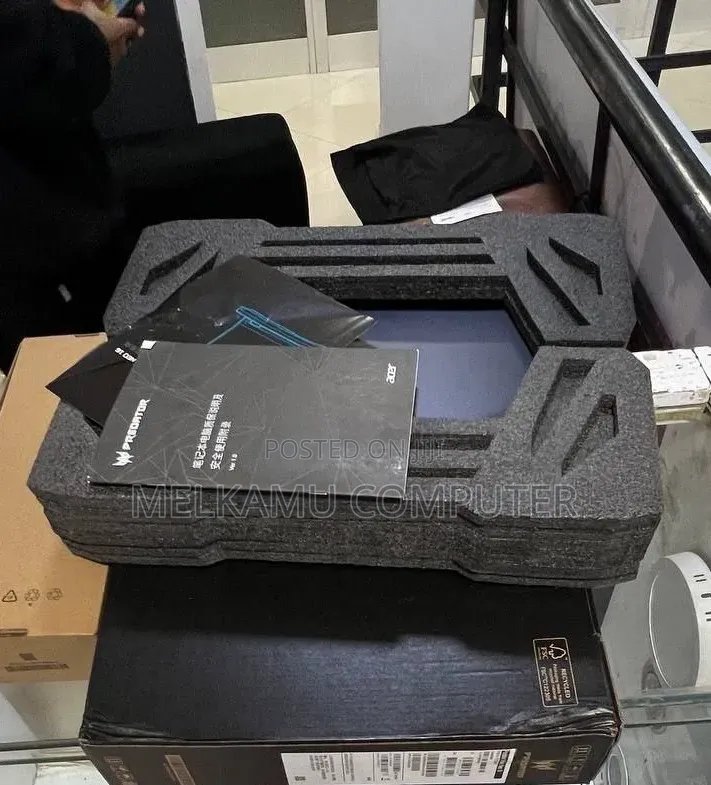 New Laptop Acer Predator Helios Neo 16 16GB Intel Core i9 SSD 1T