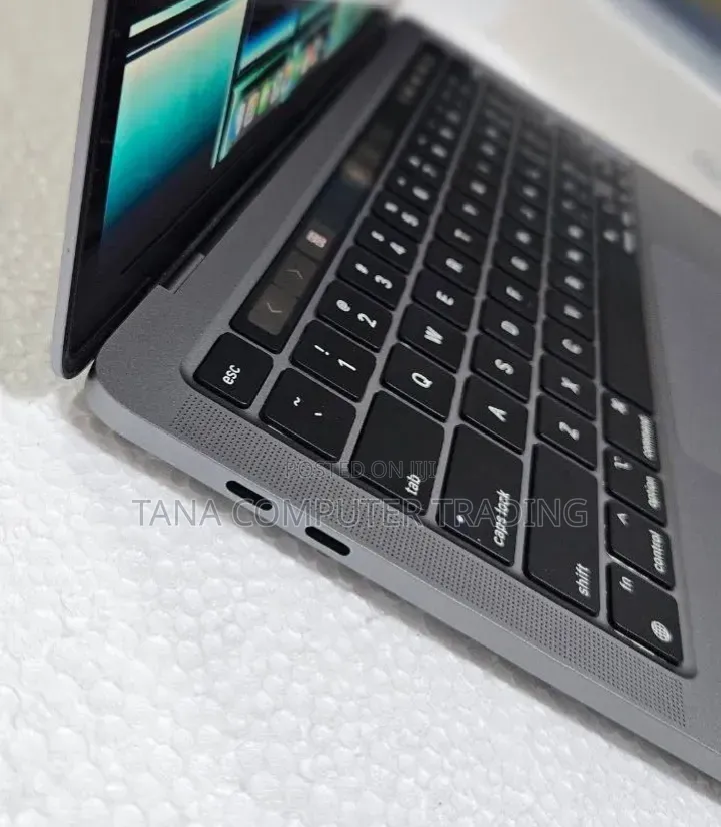 Laptop Apple MacBook Air 2022 M2 8GB Apple M2 SSD 256GB