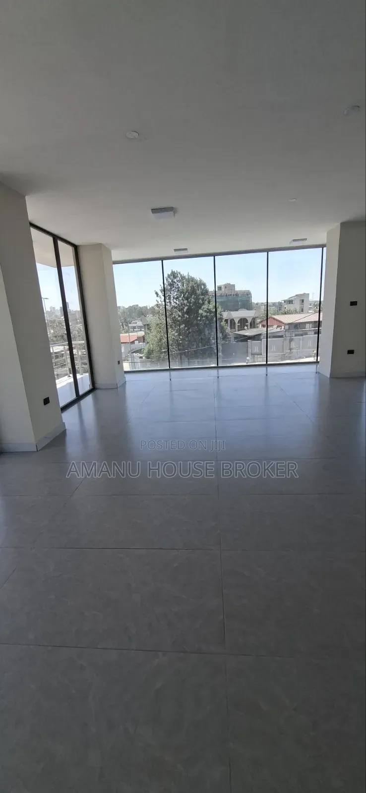 Commercial Building for Sale