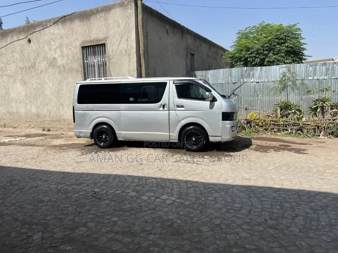 Toyota HiAce 2007 Silver