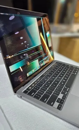 New Laptop Apple MacBook Pro 2022 M2 8GB Apple M2 SSD 256GB