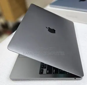 New Laptop Apple MacBook Pro 2022 M2 8GB Apple M2 SSD 256GB