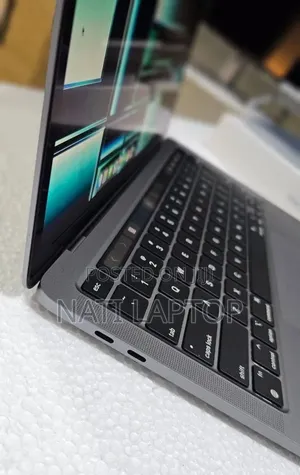 New Laptop Apple MacBook Pro 2022 M2 8GB Apple M2 SSD 256GB