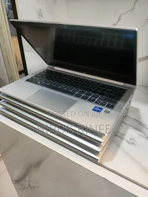 New Laptop HP EliteBook 830 G8 16GB Intel Core i7 SSD 512GB