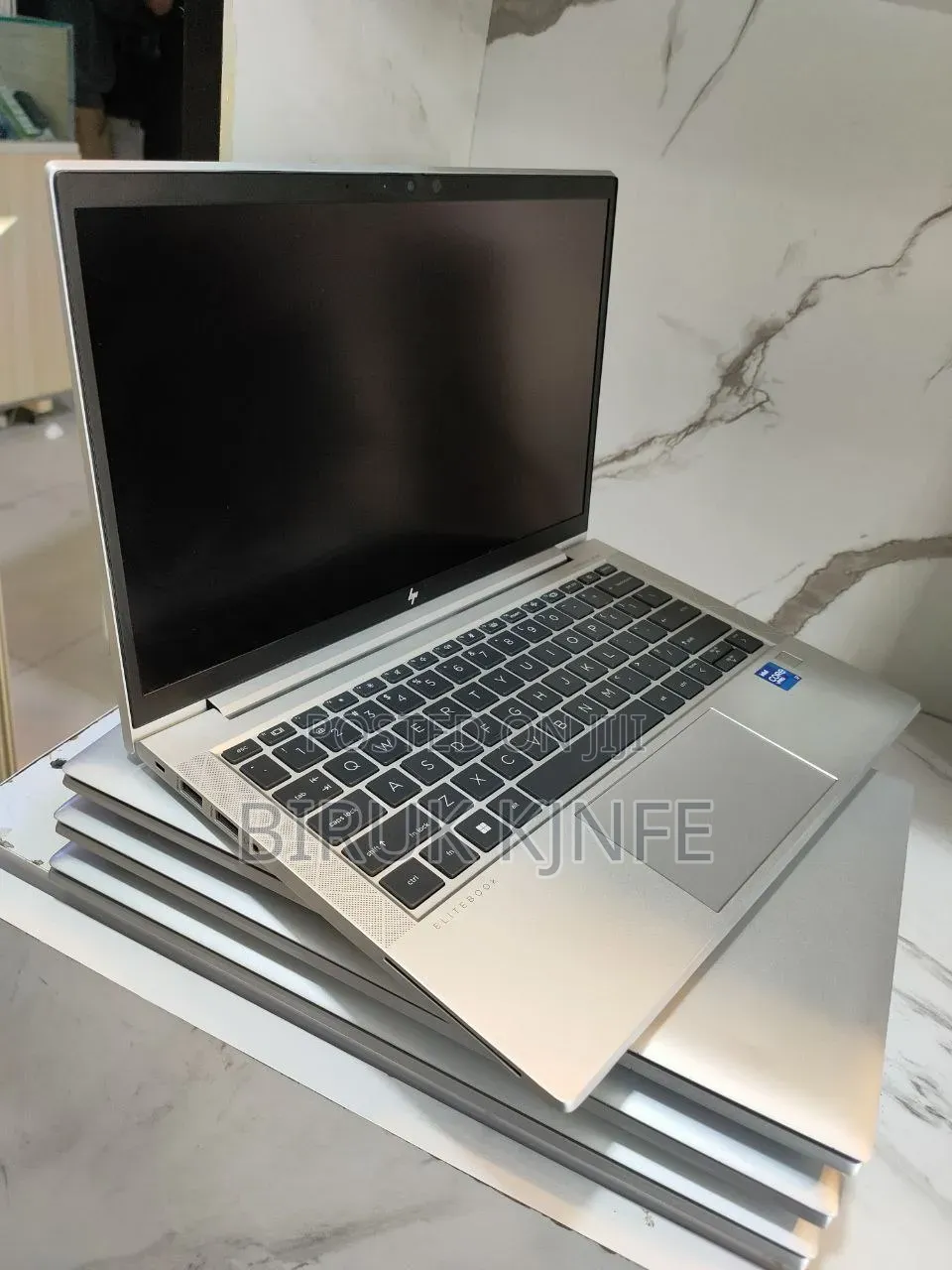 New Laptop HP EliteBook 830 G8 16GB Intel Core i7 SSD 512GB