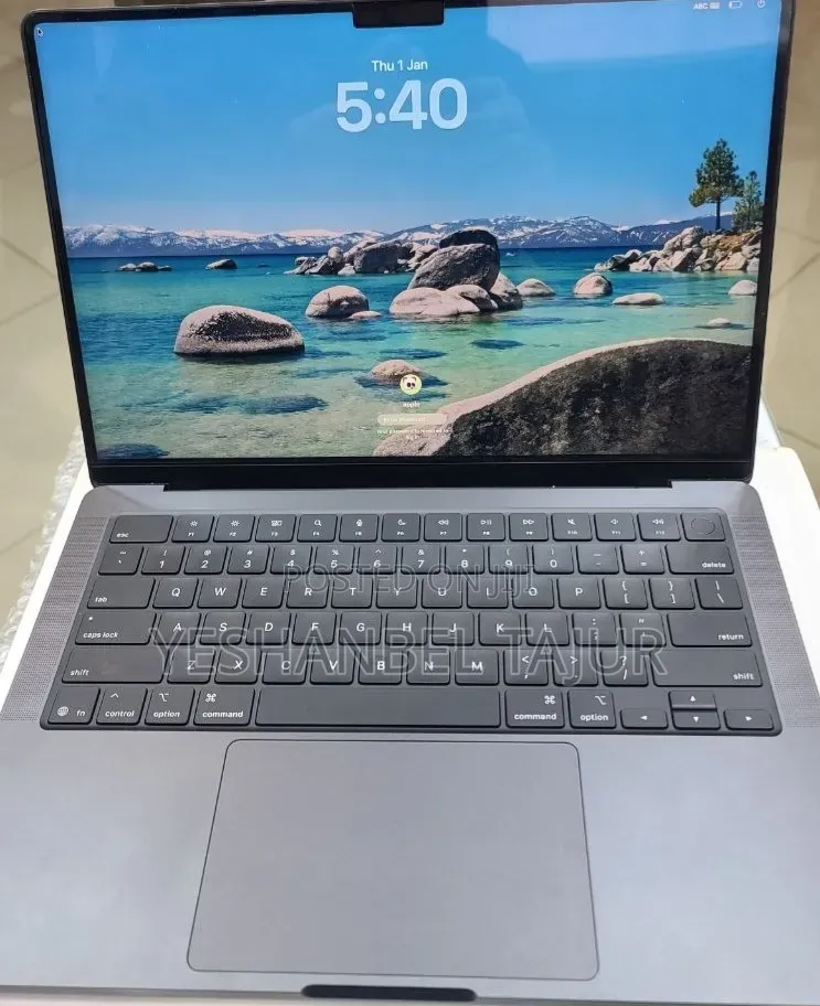 New Apple MacBook Pro 2025 M5 14-inch 16GB Apple M5 Max SSD 512GB