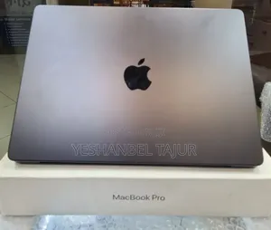 New Apple MacBook Pro 2025 M5 14-inch 16GB Apple M5 Max SSD 512GB